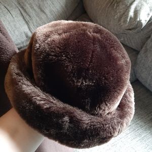[Baxter & Wells] Vintage faux fur cloche hat.